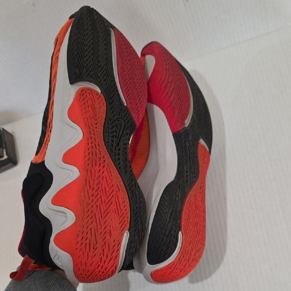 Nike Giannis Immortality 2 Men's Orange and Black Athletic Shoes Size 13 - Picture 9 of 9